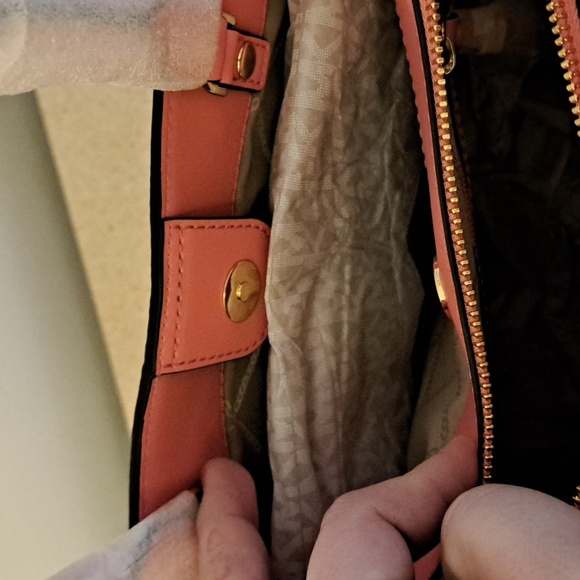 Michael Kors Arielle MD Satchel - Picture 7 of 10